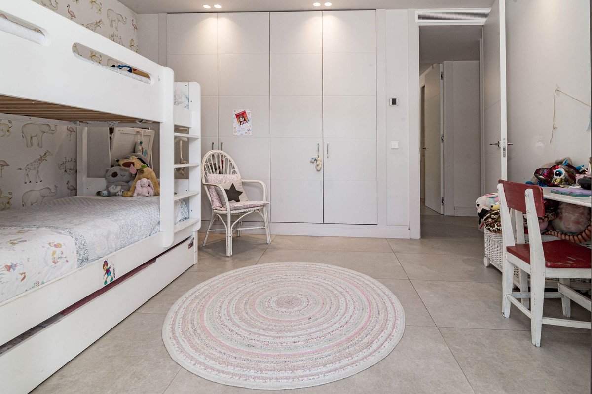 3 Bed Ground Floor Apartment in Nueva Andalucía