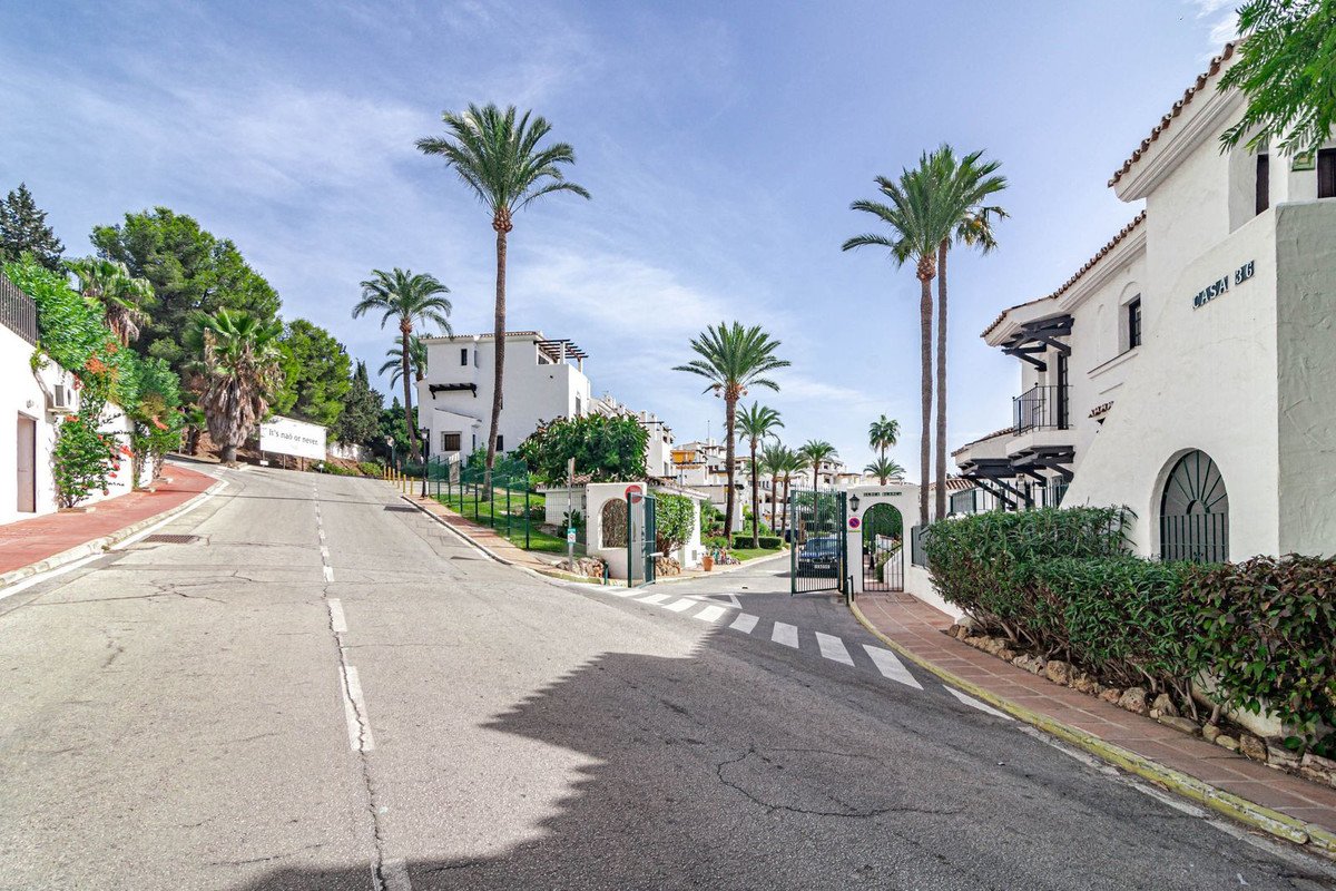 3 Bed Ground Floor Apartment in Nueva Andalucía