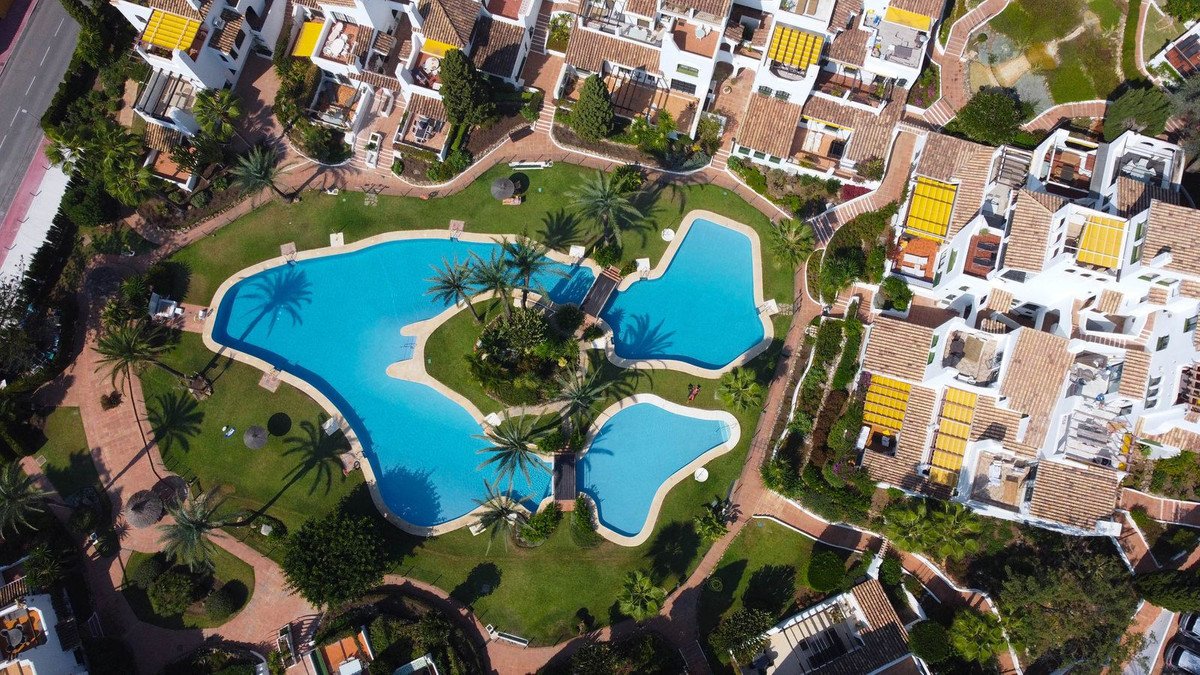 3 Bed Ground Floor Apartment in Nueva Andalucía