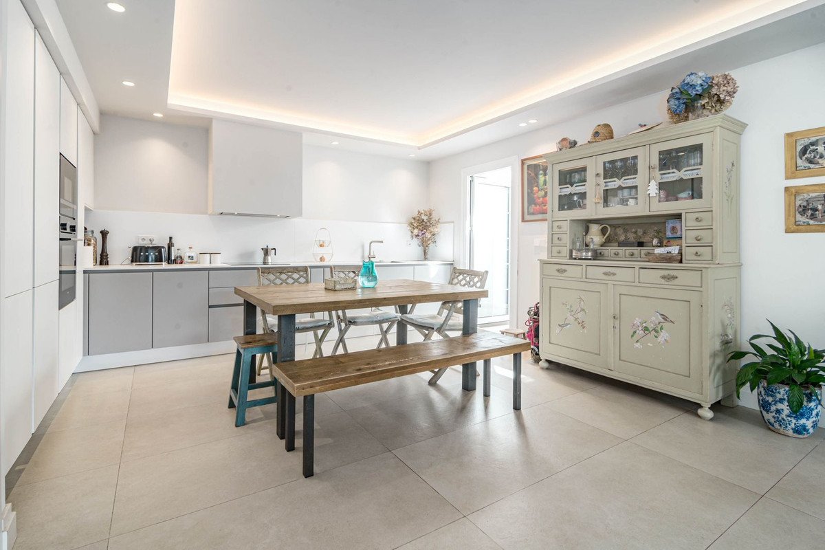 3 Bed Ground Floor Apartment in Nueva Andalucía