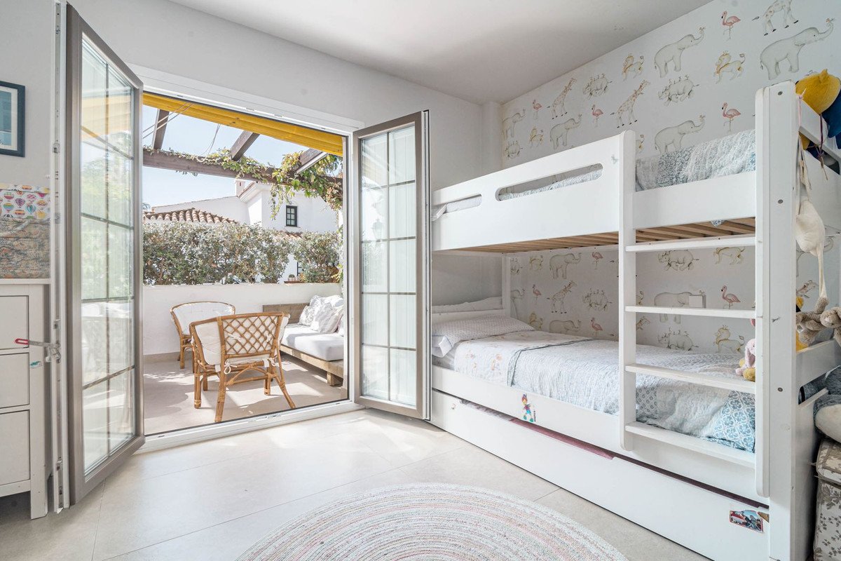 3 Bed Ground Floor Apartment in Nueva Andalucía