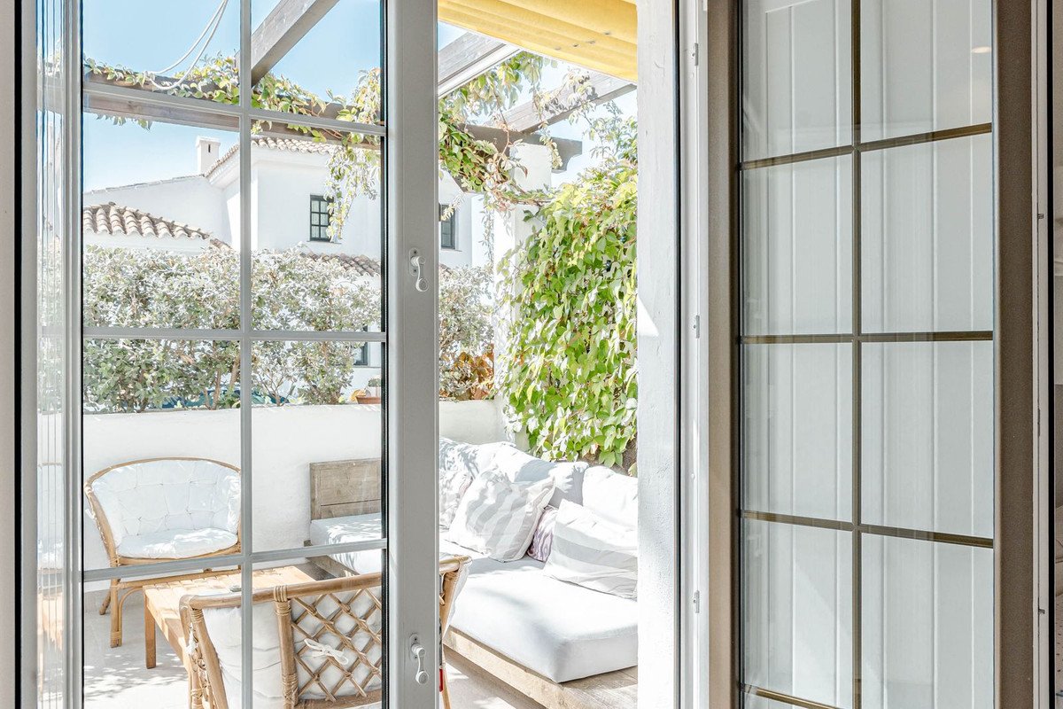 3 Bed Ground Floor Apartment in Nueva Andalucía
