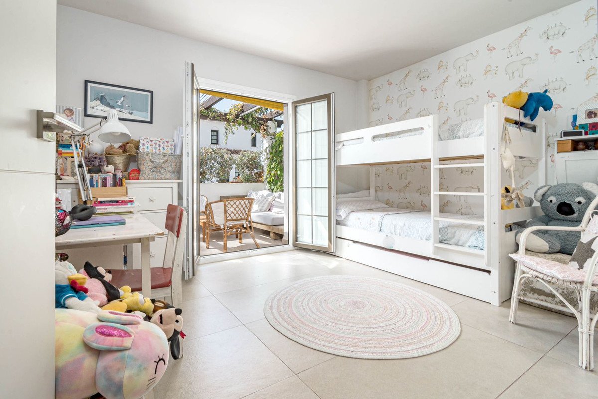 3 Bed Ground Floor Apartment in Nueva Andalucía
