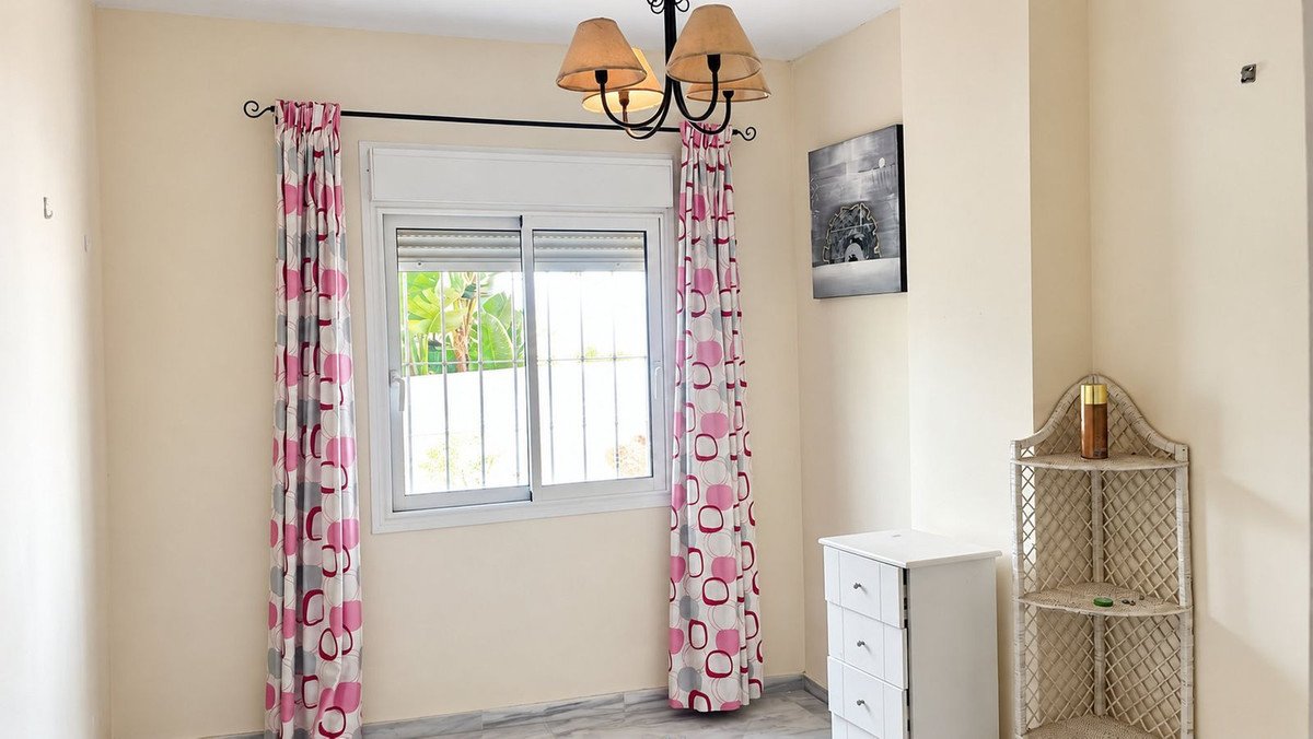 3 Bed Ground Floor Apartment in Valle Romano