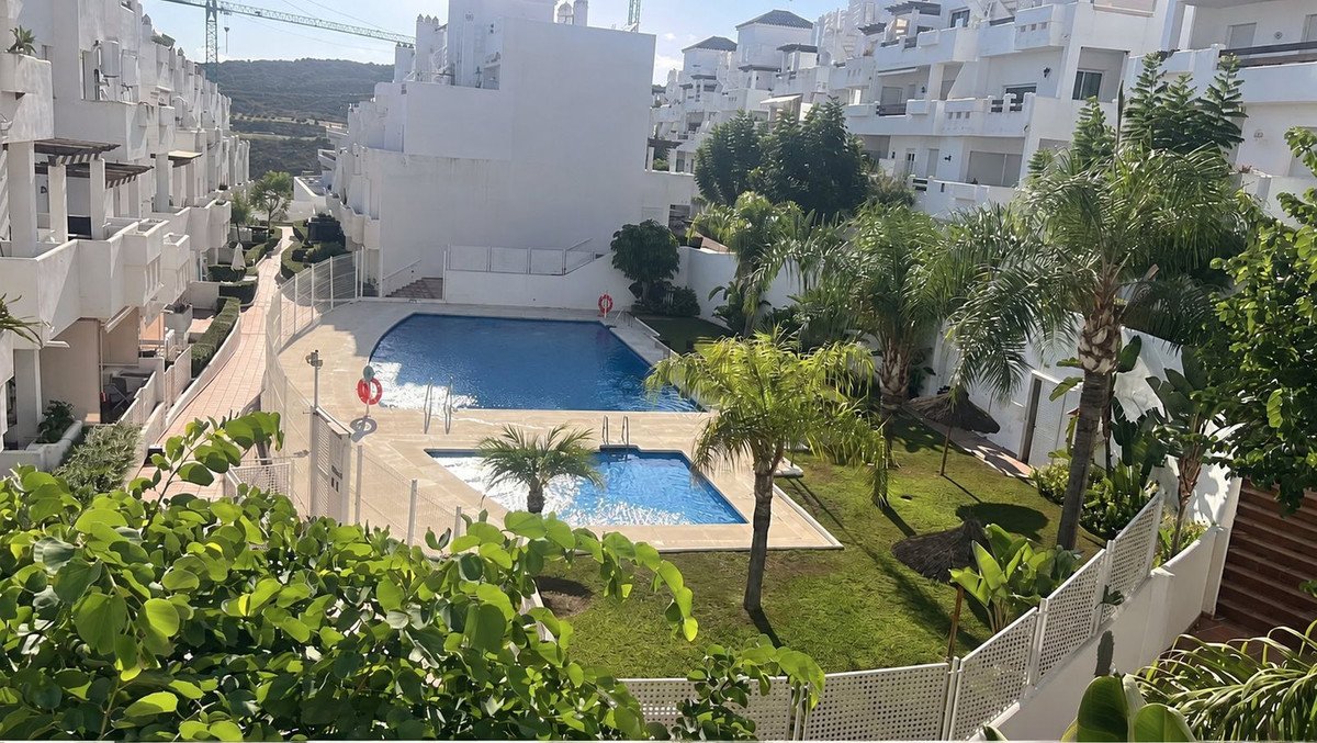 3 Bed Ground Floor Apartment in Valle Romano