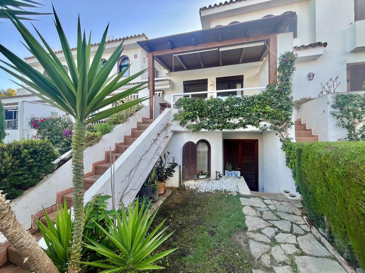2 Bed Townhouse in Costalita