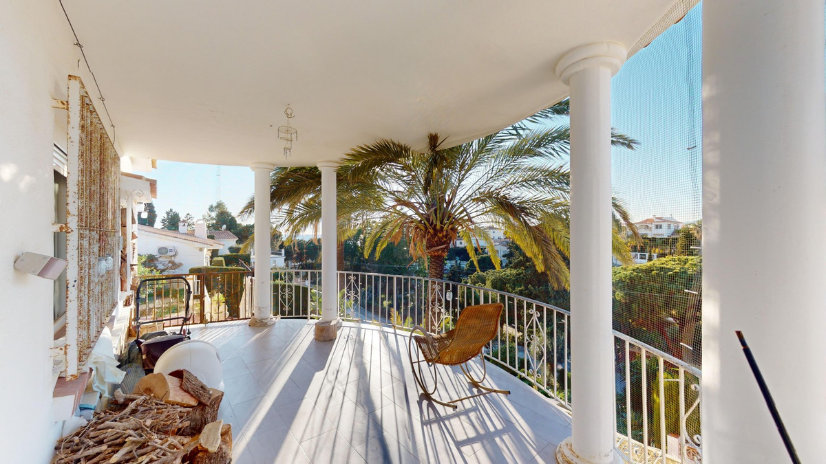 4 Bed Detached Villa in Benajarafe