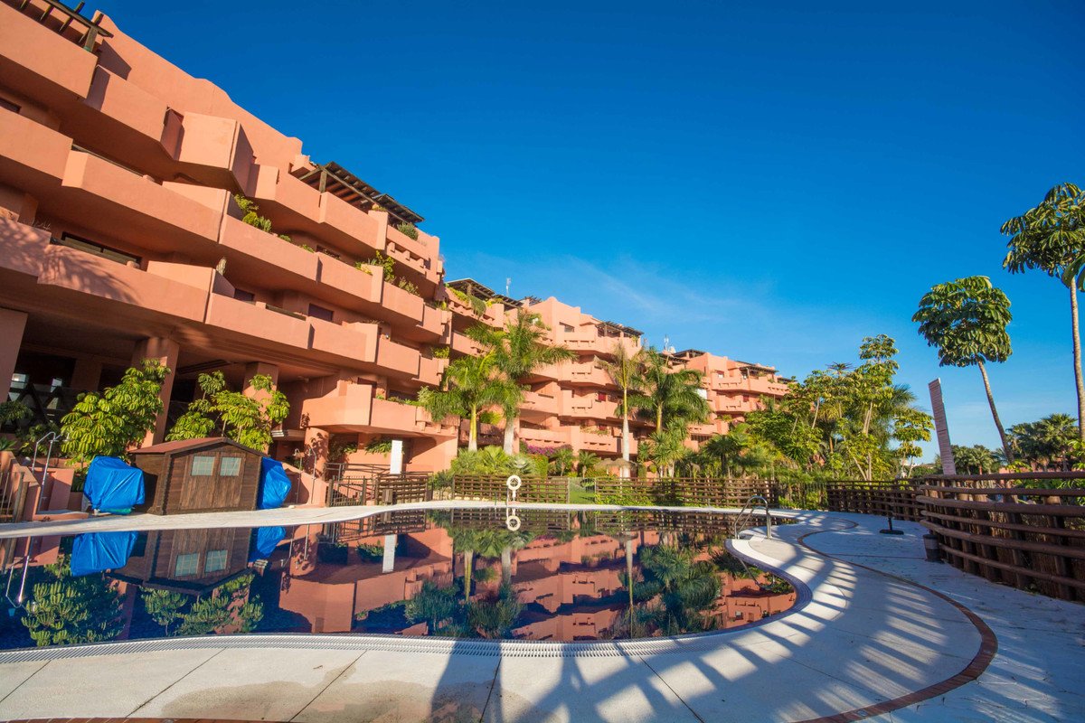 4 Bed Ground Floor Apartment in New Golden Mile