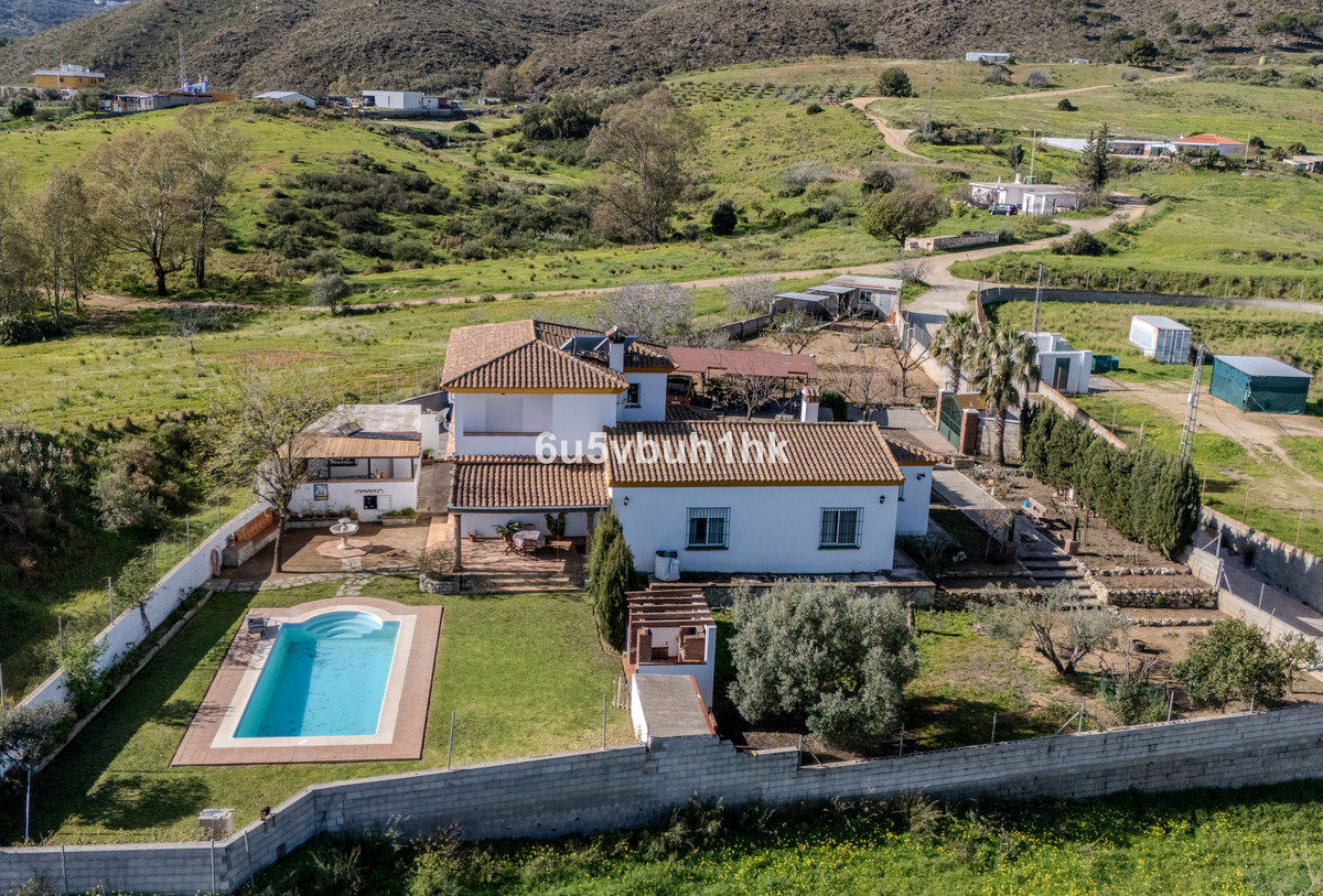 4 Bed Townhouse in Entrerrios