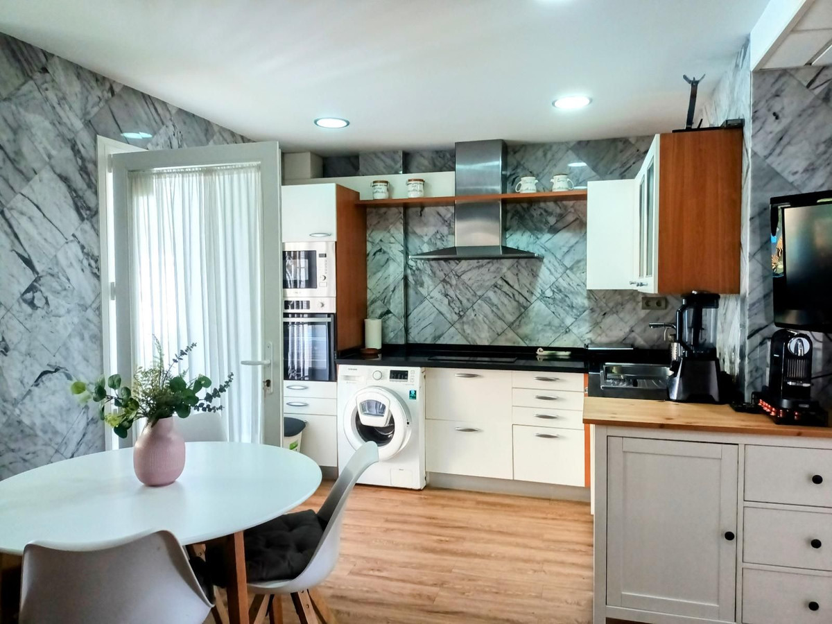 4 Bed Semi-Detached House in Guadalmar