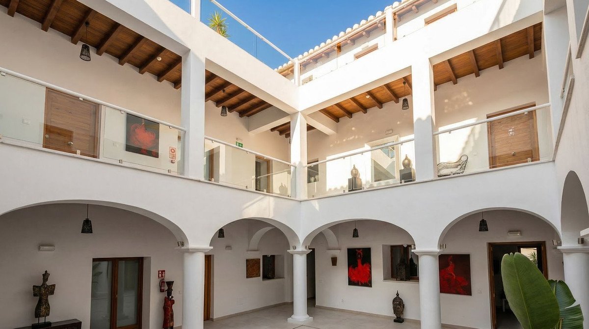 10 Bed Hotel in Vélez-Málaga