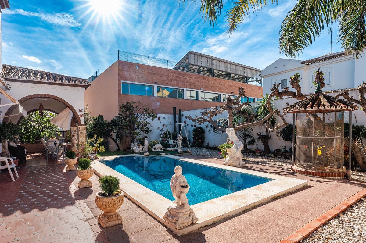 5 Bed Detached Villa in Los Pacos