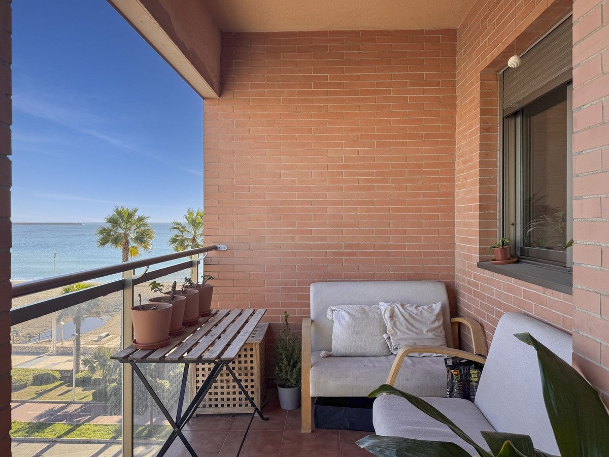 3 Bed Middle Floor Apartment in Huelin