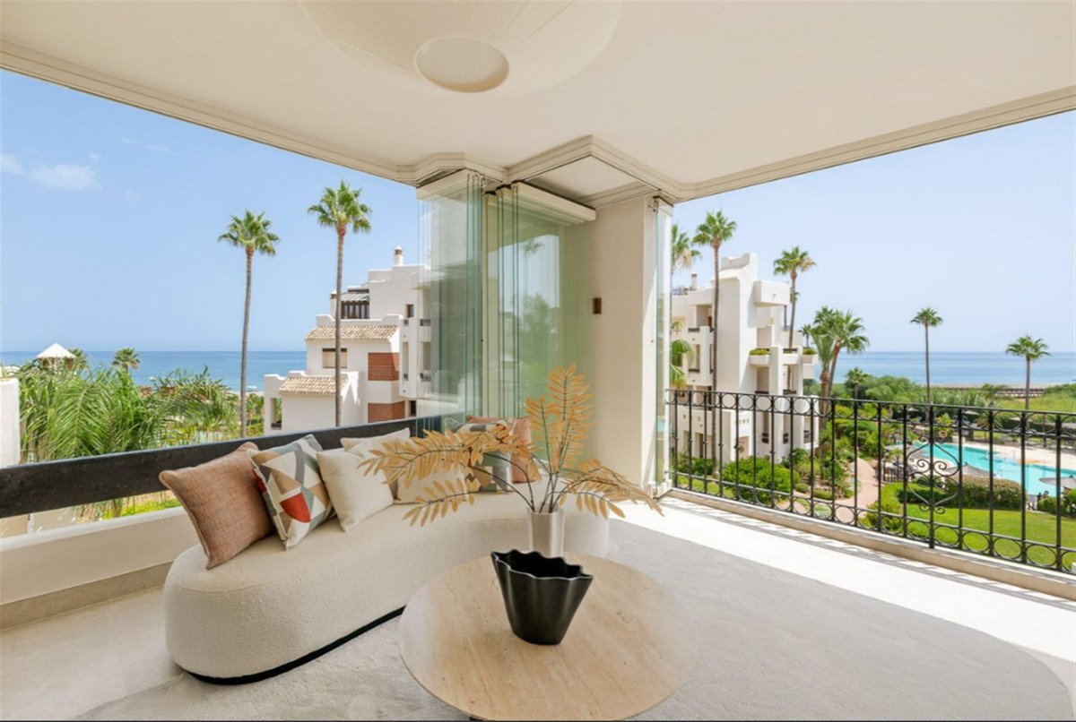 3 Bed Middle Floor Apartment in New Golden Mile