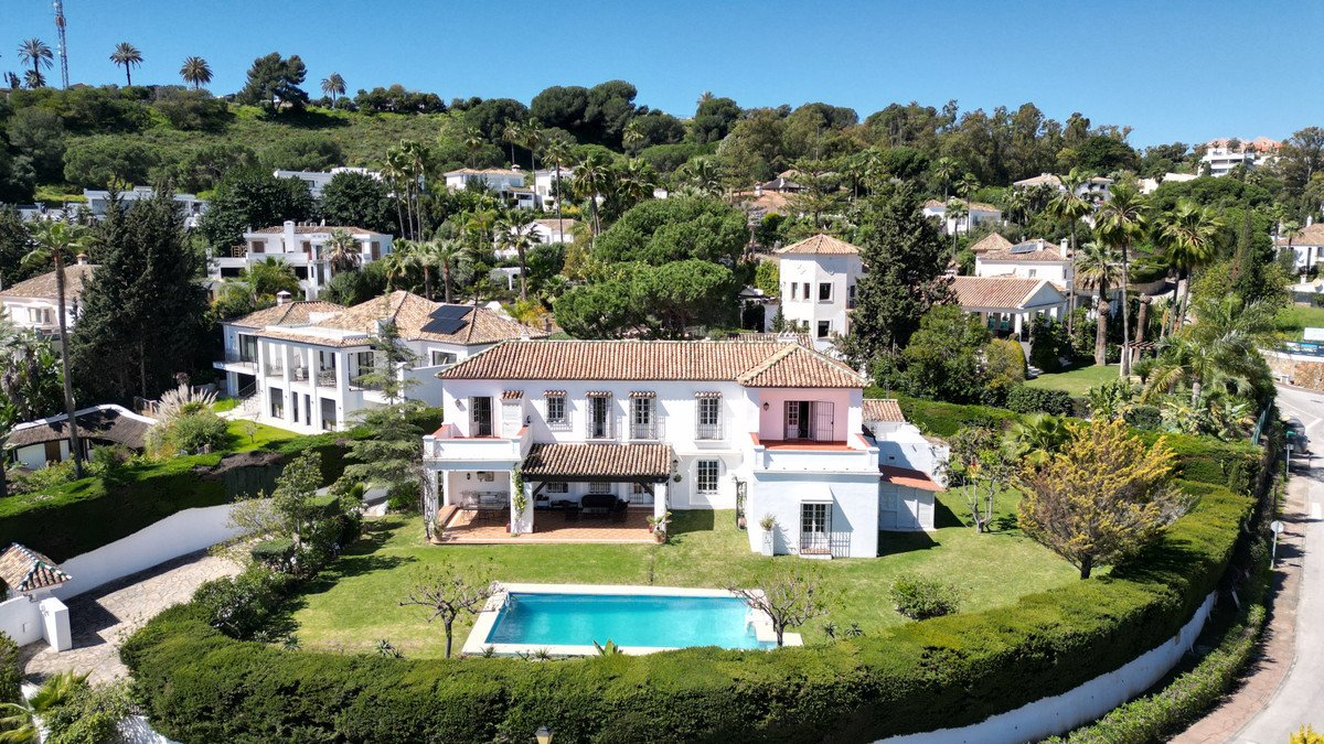 6 Bed Detached Villa in Las Brisas