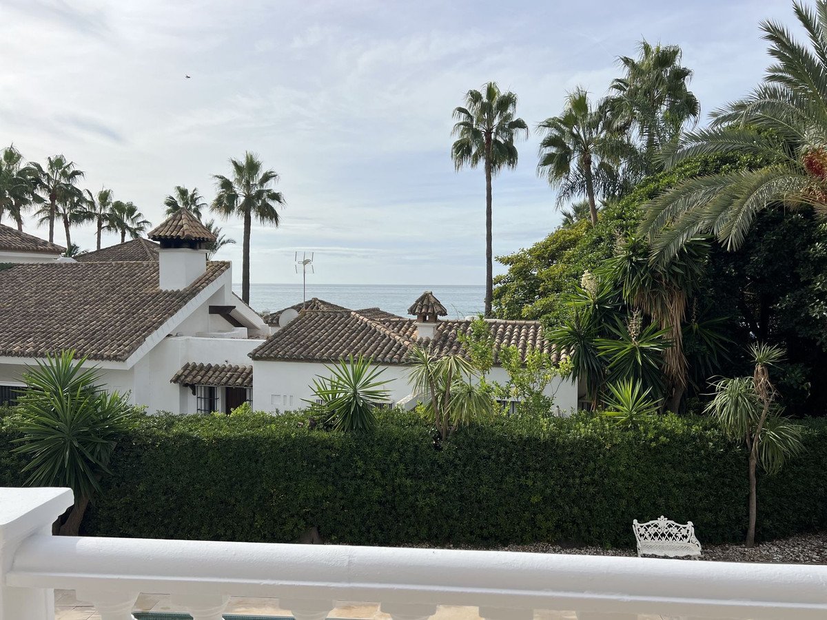 4 Bed Detached Villa in Bahía de Marbella