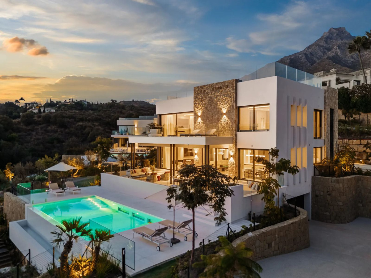 5 Bed Detached Villa in Marbella