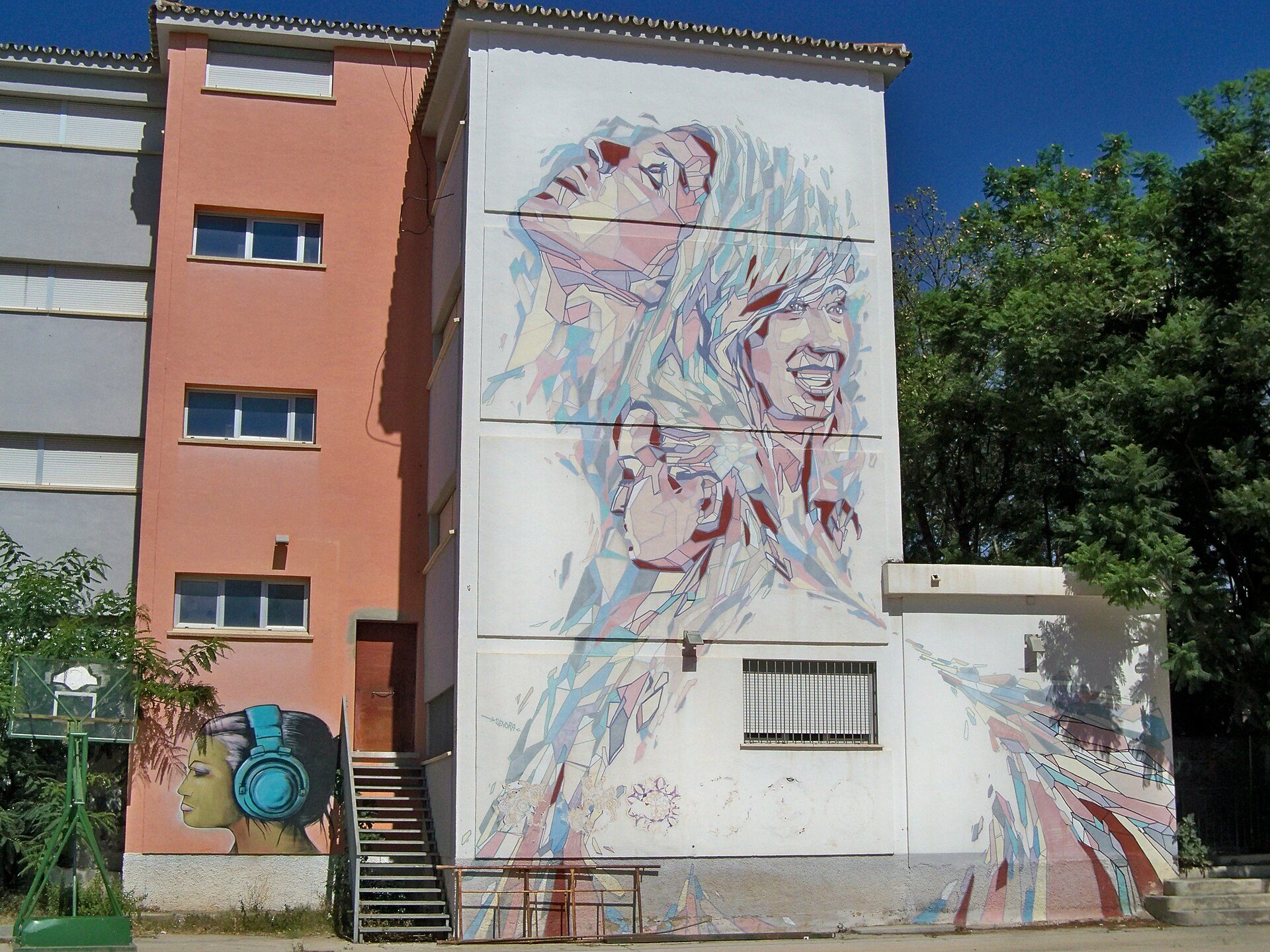 Mural de Ramón Pérez Sendra del año 2009 en el centro ciudadano Jorge Macías, nú