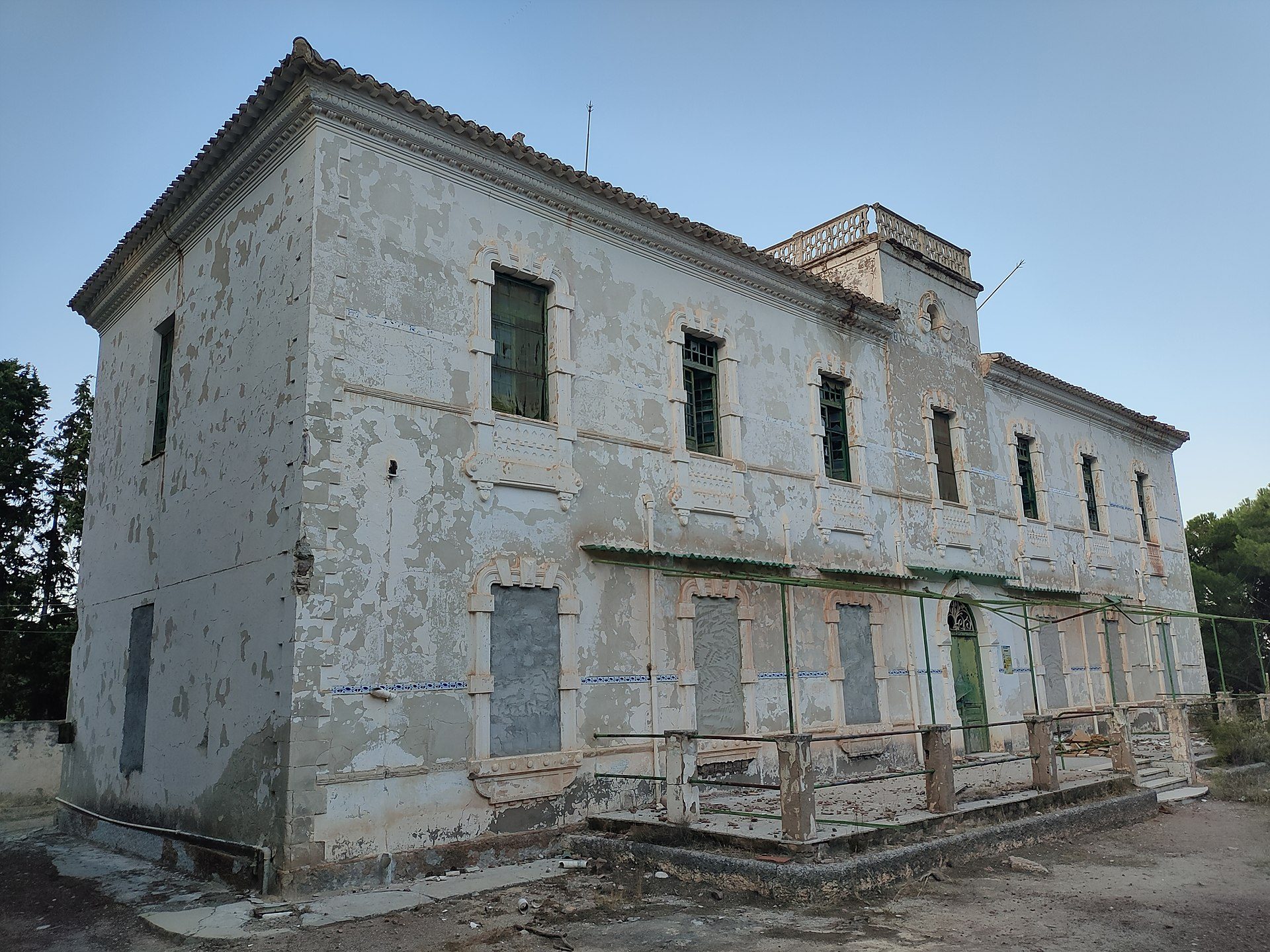 La Casa de La Marina fue inaugurado en 1921 con el nombre de Hotel Albergue Espu