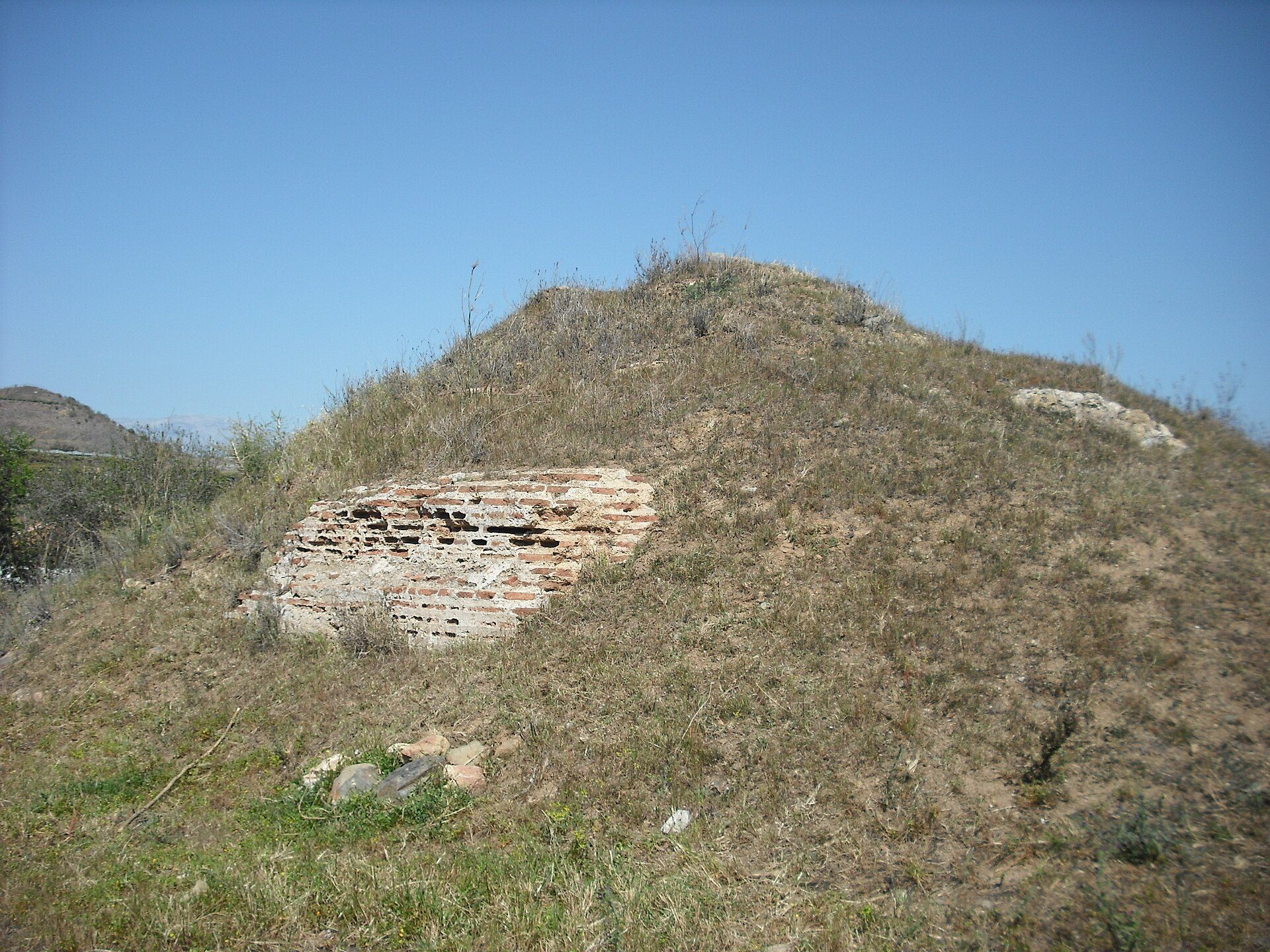 Restos de la Torre del Castillo de Almayate
