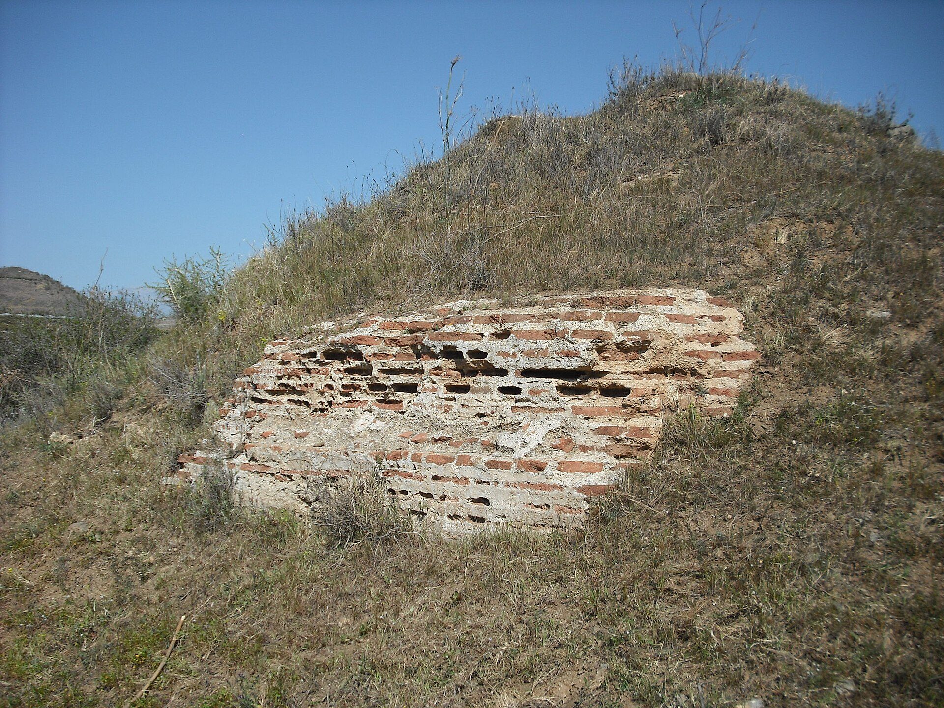 Restos de la Torre del Castillo de Almayate