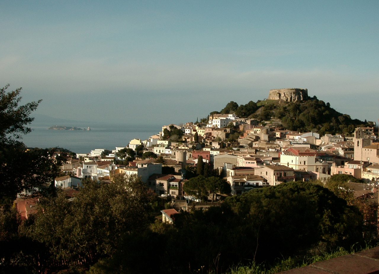 Blick über Begur und die Medas-Inseln (Katalonien, Costa-Brava)
Datum: 09.2005
U