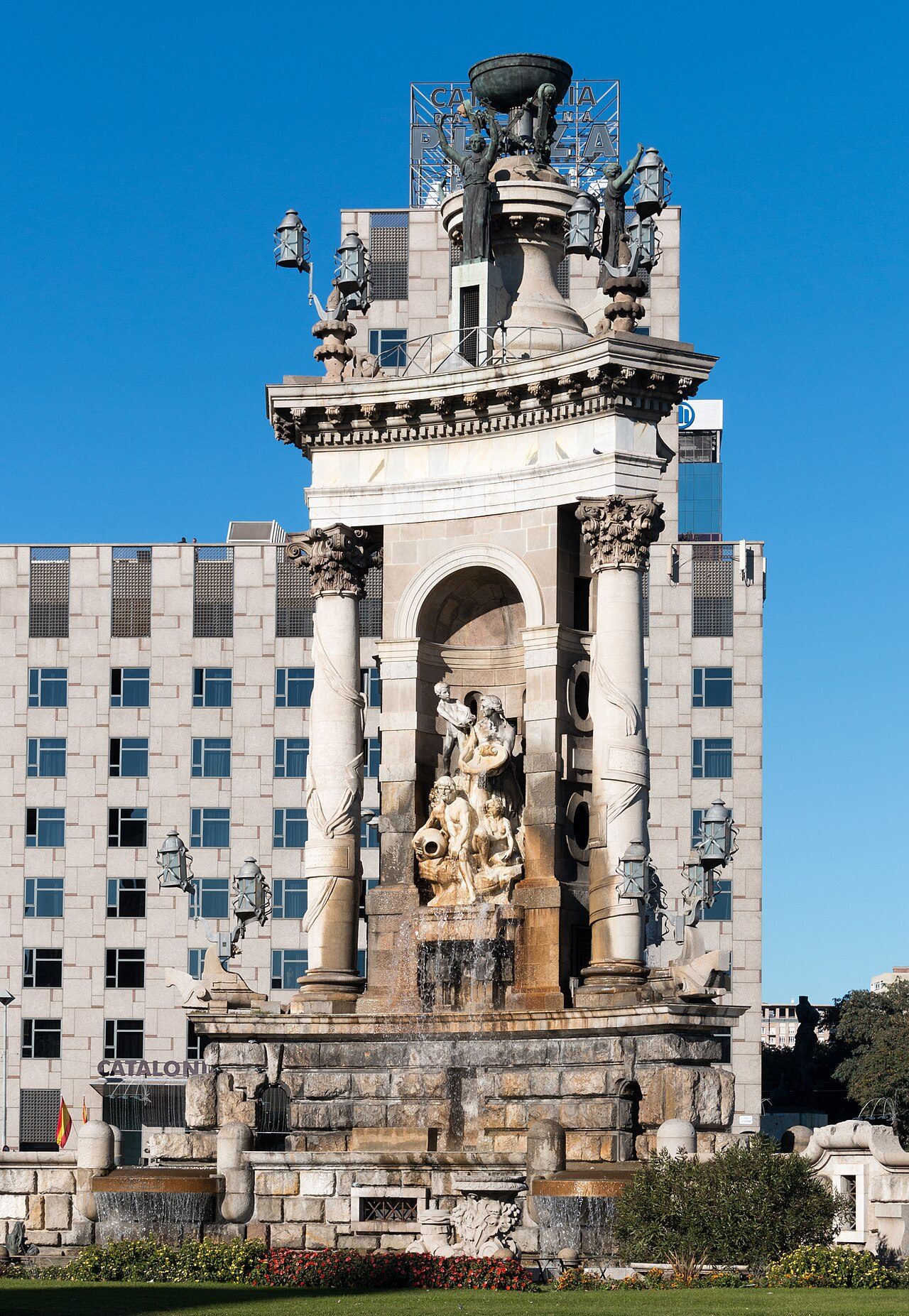 Espanya place in Barcelona. Fountain de l'Exposició (1929).