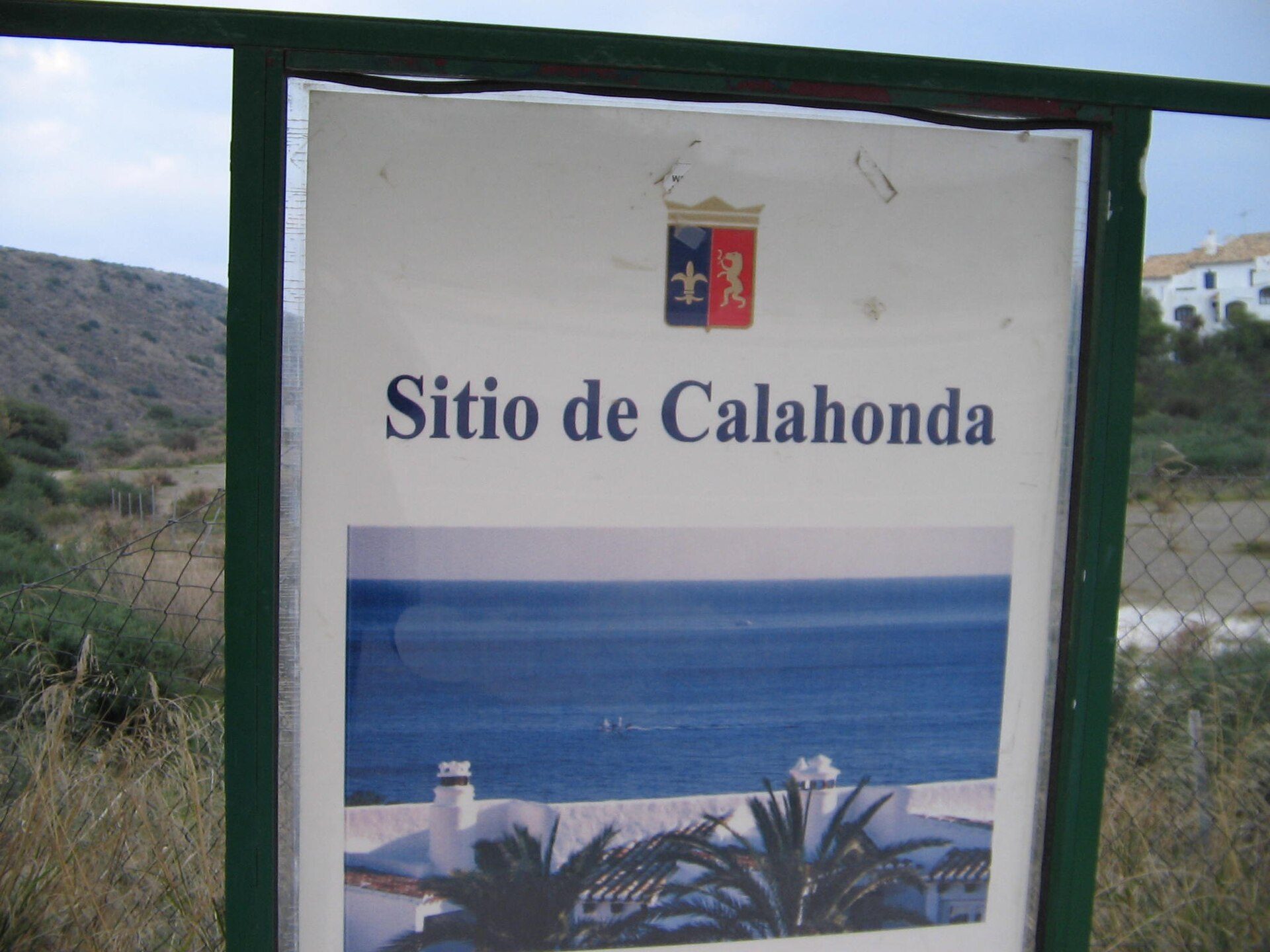 Alt text: "Room with sea view, balcony, and ocean scenery.