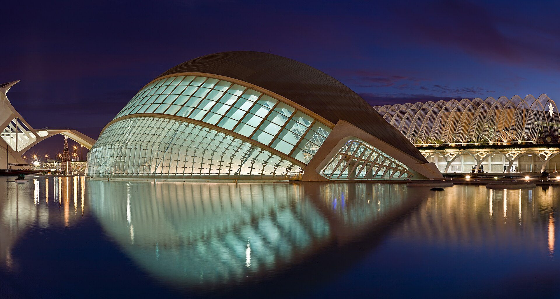 The Hemispheric at the Ciutat de les Arts i les Ciències during twilight in Vale