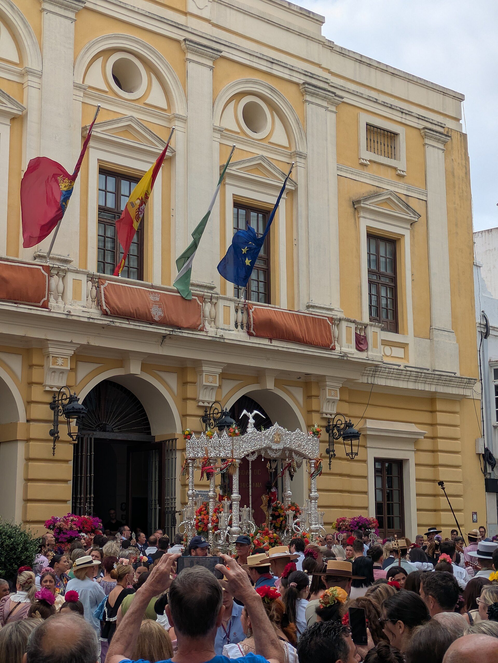 The Brotherhood of El Rocío begins its annual pilgrimage to the Hermitage of El 