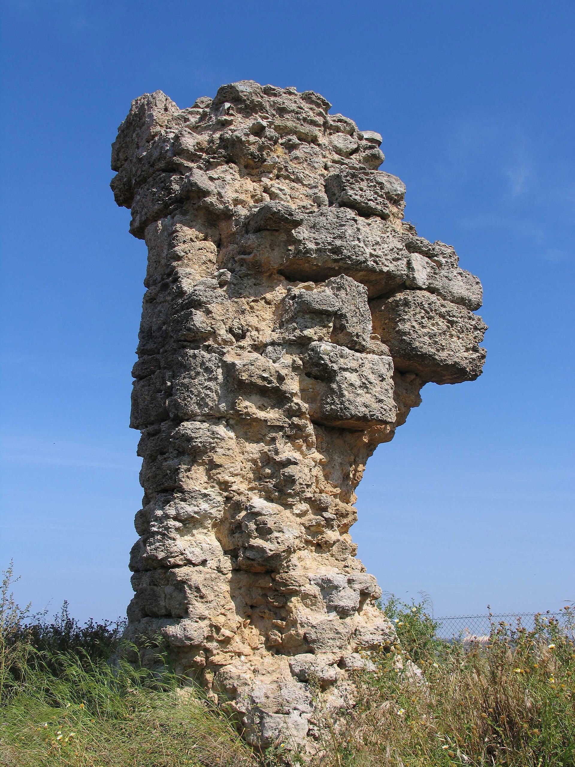 Los restos del acueducto romano de Chiclana de la Frontera son una prueba de la 