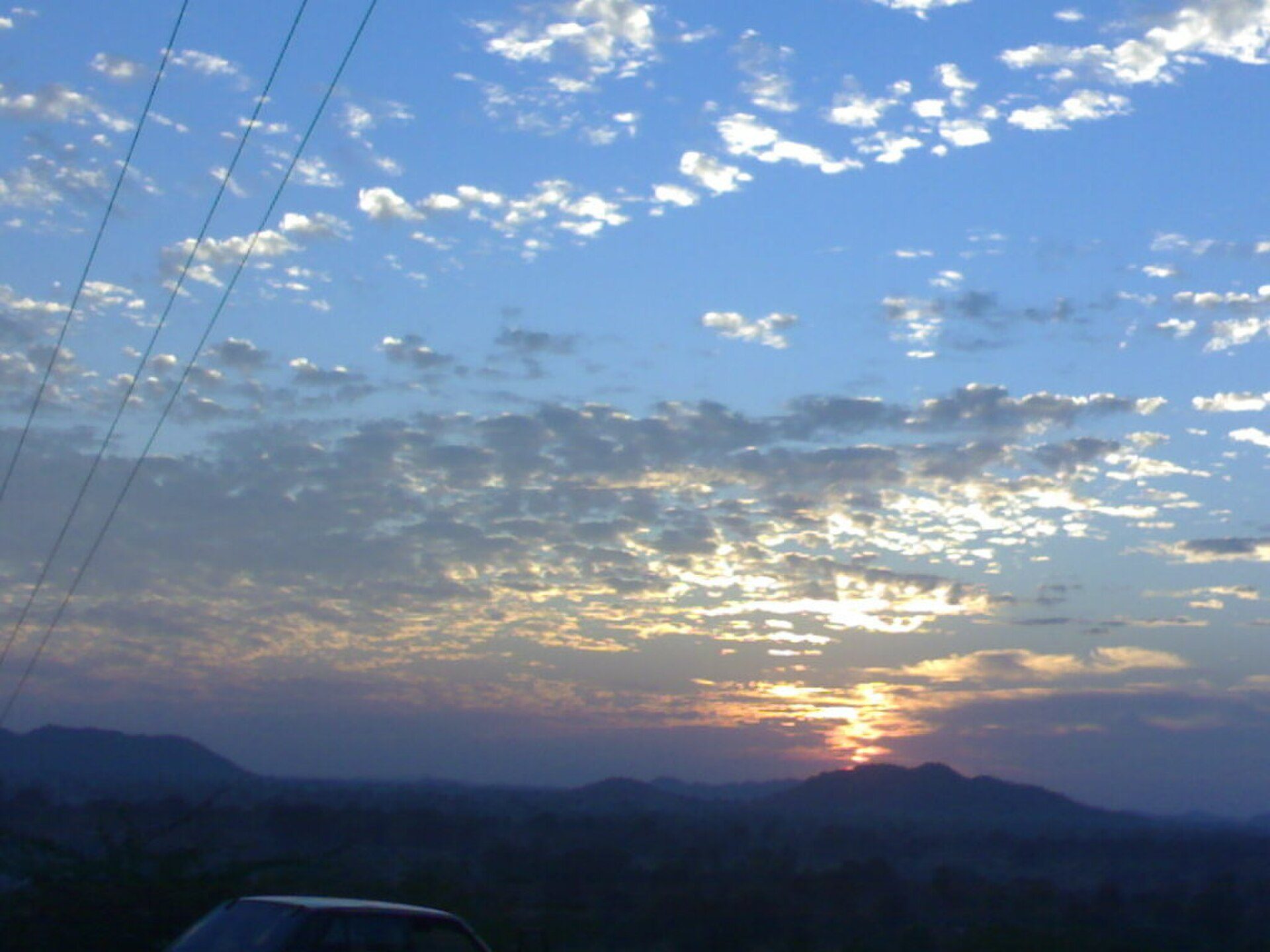 Sun gliding past Chaugania hills , devgadh baria for overnight rest.