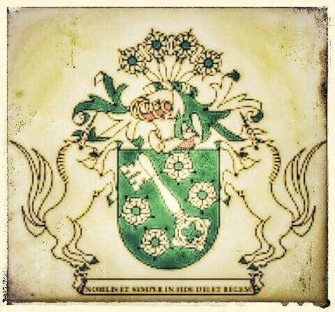 Escudo de Armas de lo LLamas, de Cúllar (Granada)