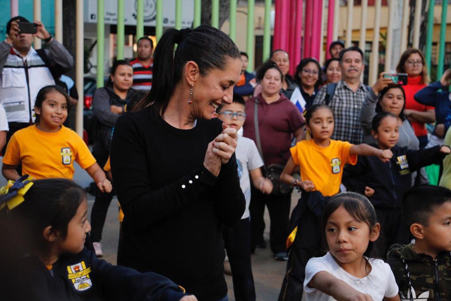 Al inaugurar el Punto de Innovación, Libertad, Arte, Educación y Sabes (PILARES)