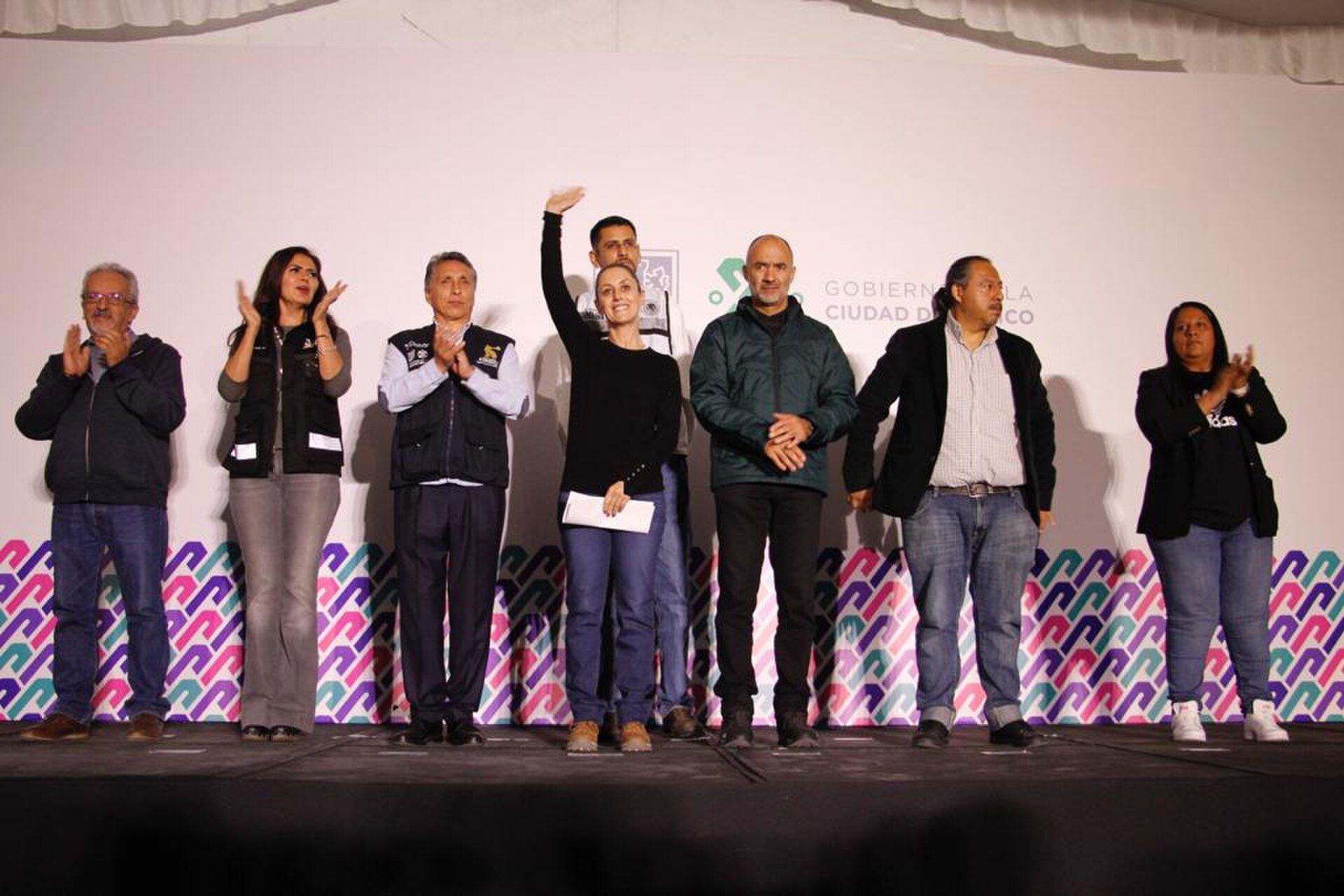 Al inaugurar el Punto de Innovación, Libertad, Arte, Educación y Sabes (PILARES)