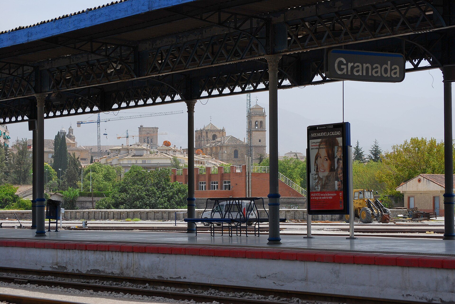 Andén de la estación de Granada (España).