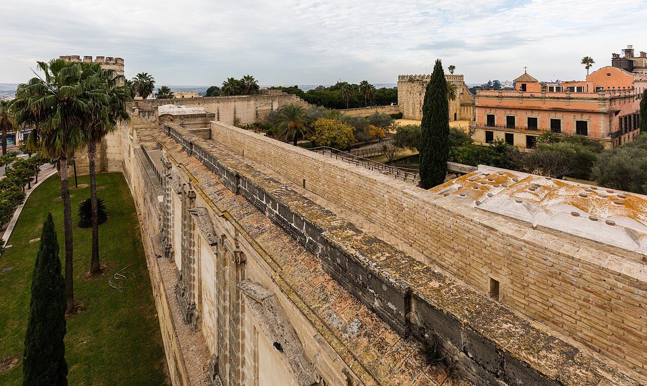 Alcázar Wall (modified for the construction of a hotel in early XXI century), Jerez de la Frontera, Spain | Diego Delso | CC BY-SA 4.0