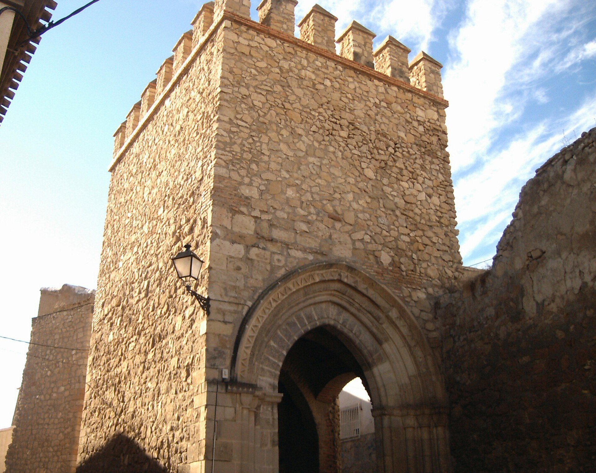 Lorca. Porche de San Antonio (puerta de la muralla medieval)