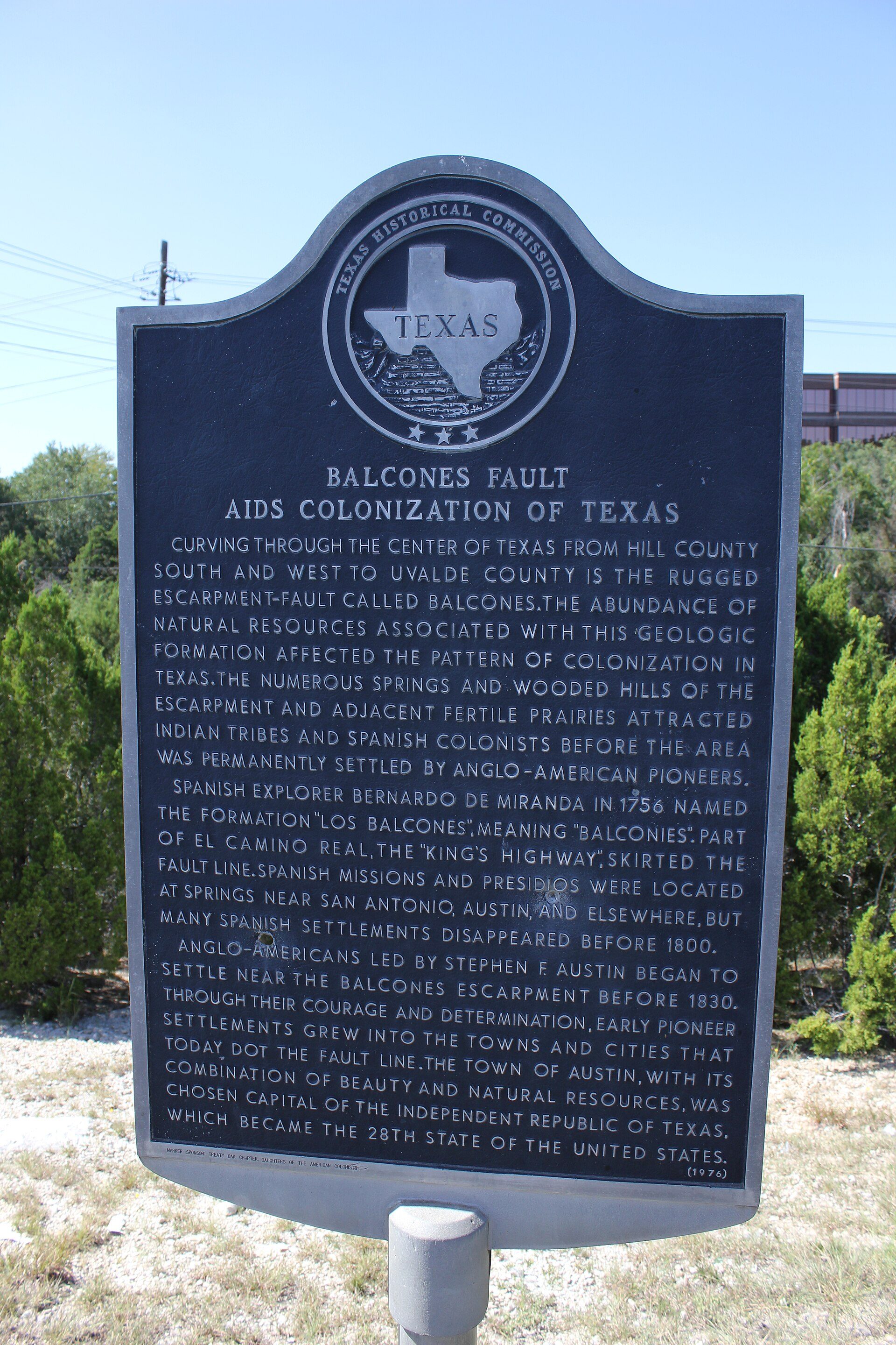 Historical marker about Balcones Fault and Texas colonization.