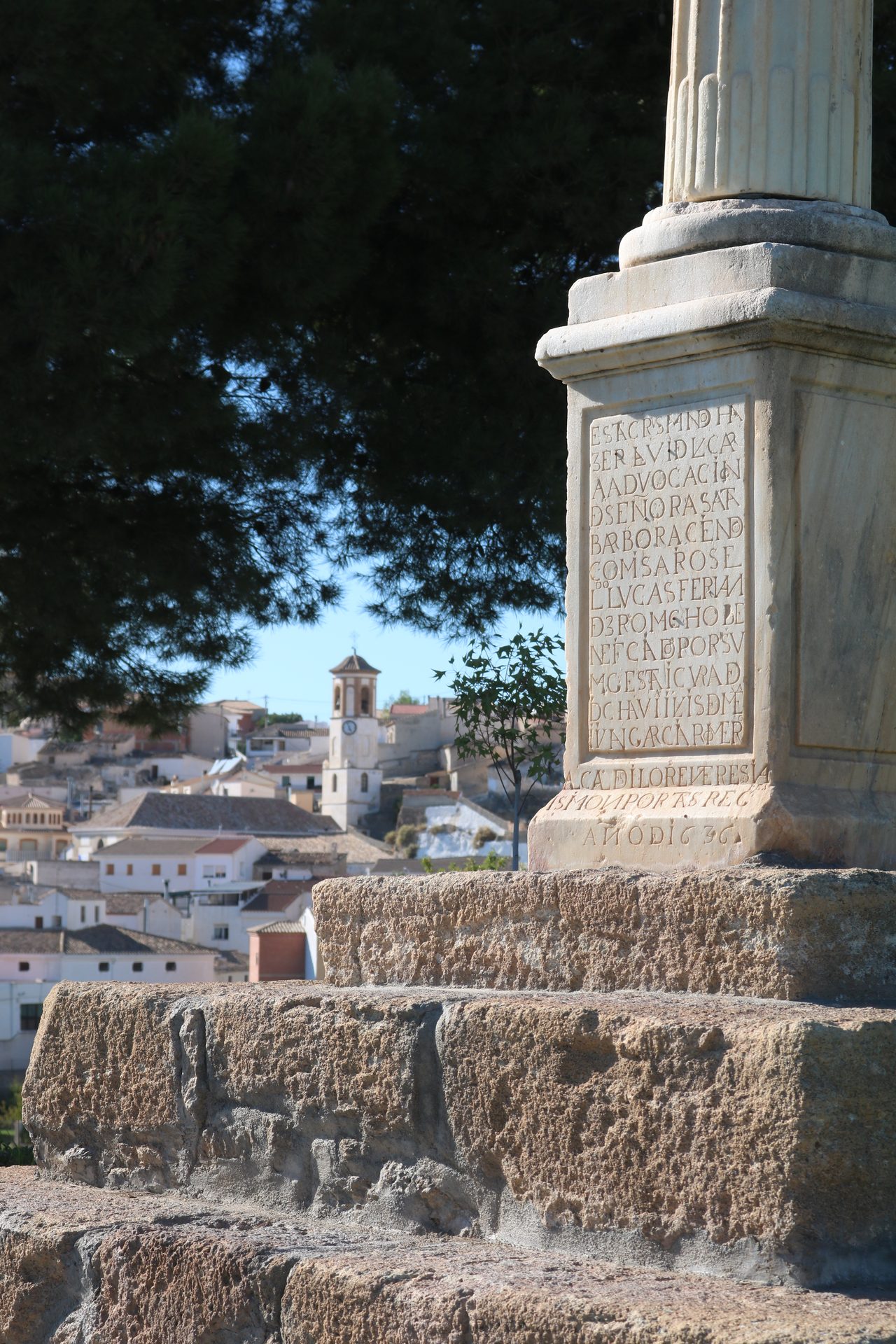 Columna del mirador La Santa, en la localidad almeriense de Lúcar, España. | CLILÚCARCELA | CC BY-SA 4.0