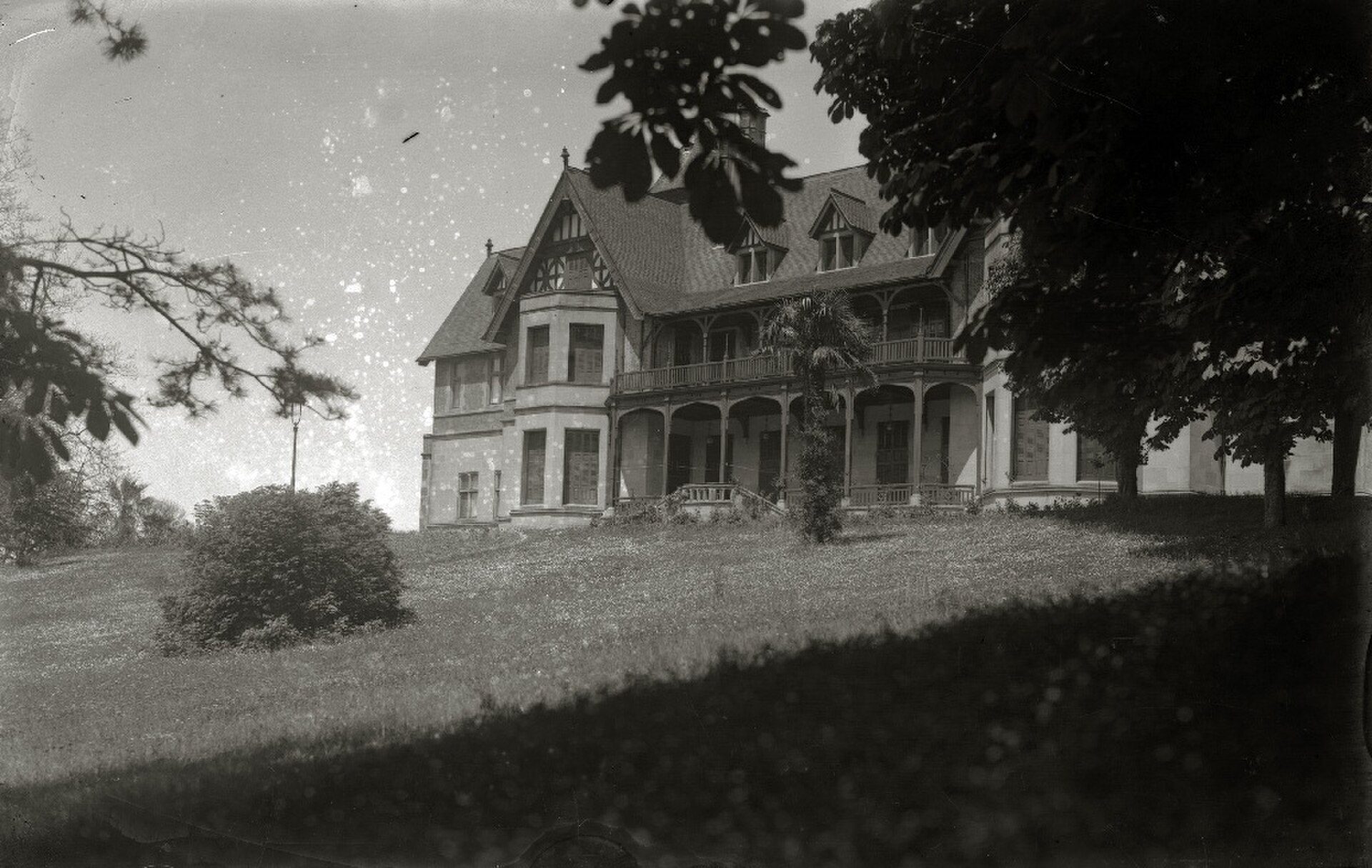 * Título original: Vista del palacio de Miramar (3/5)
Localización: San Sebastián (Guipúzcoa) | Ricardo Martín | Public domain