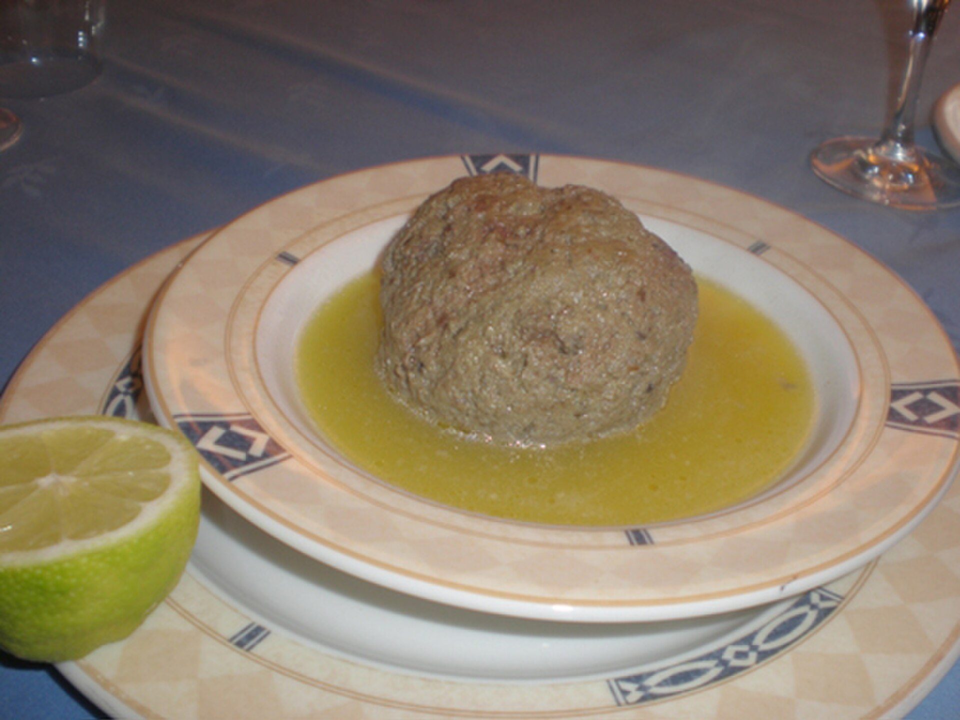Caldo con pelota, plato típico de Monforte del Cid.