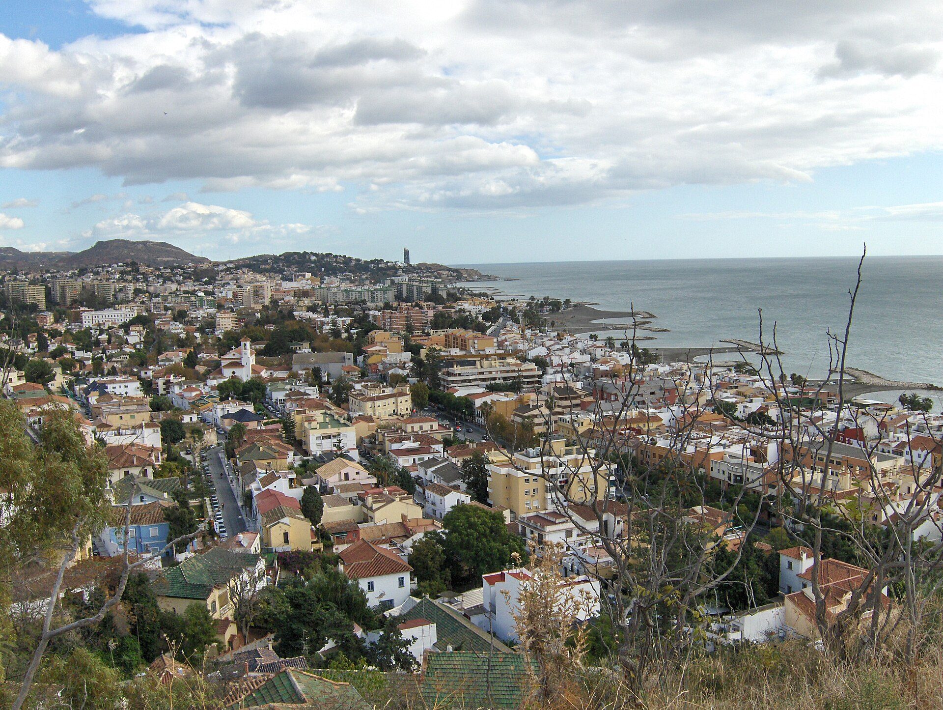 Cozy apartment with sea view, balcony, and modern amenities.