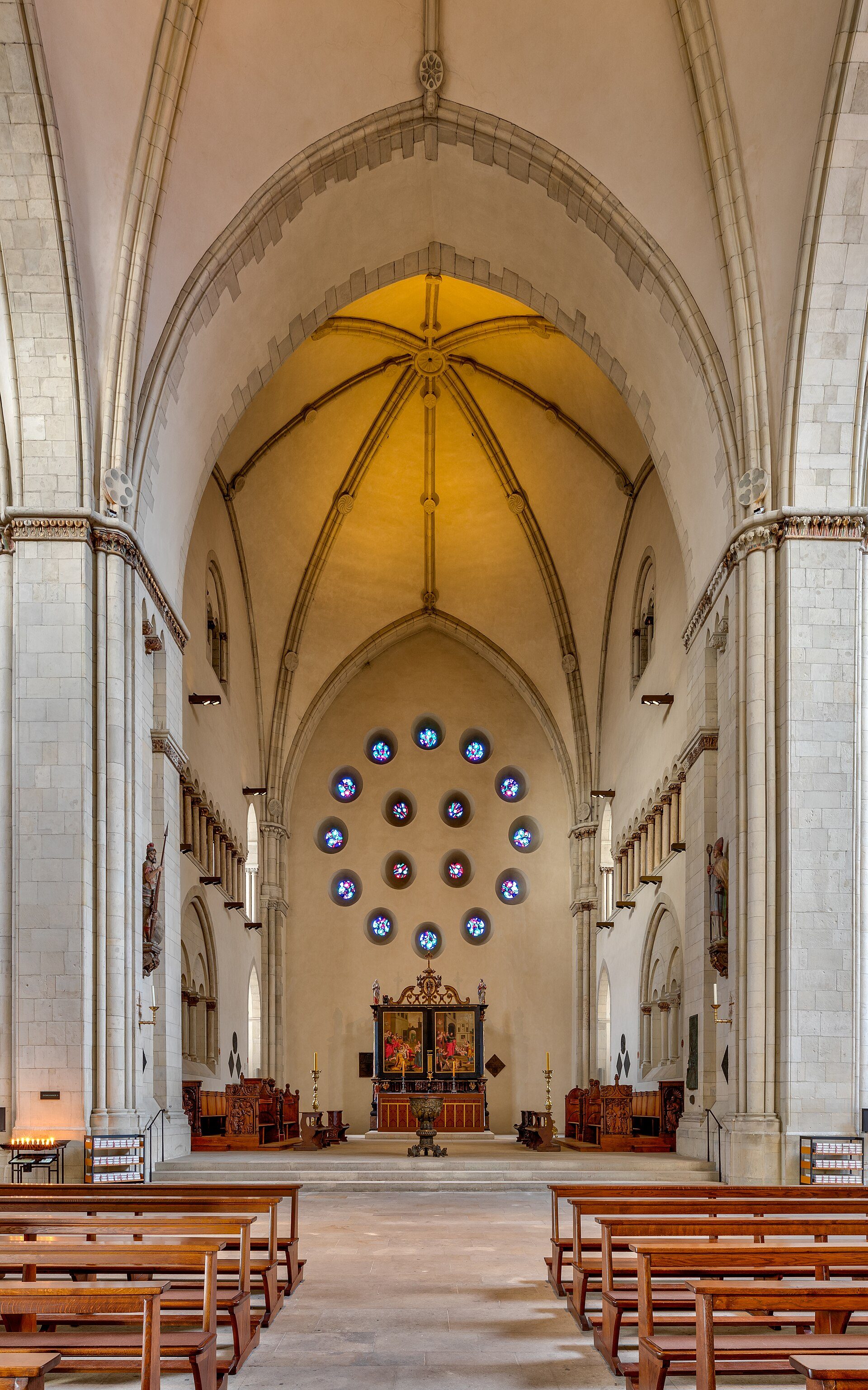 Old choir at St Paul’s Cathedral in Münster, North Rhine-Westphalia, GermanySt. Paul’s Cathedral is the cathedral of the Diocese of Münster and is dedicated to St. Paul the Apostle. This building is o | Dietmar Rabich | CC BY-SA 4.0