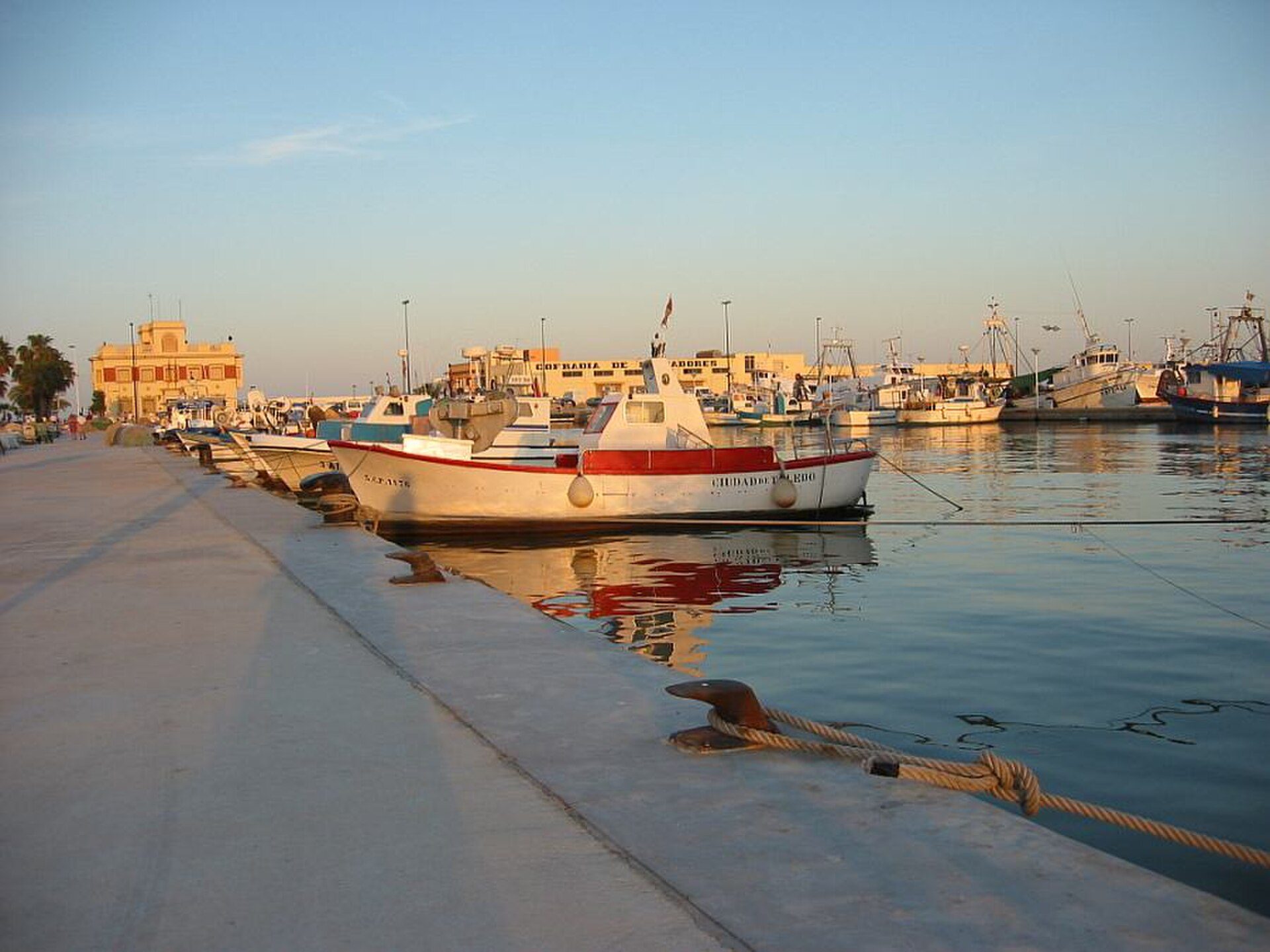 Vista del puerto de Santa Pola (Alicante).

Port at Santa Pola (Alicante).