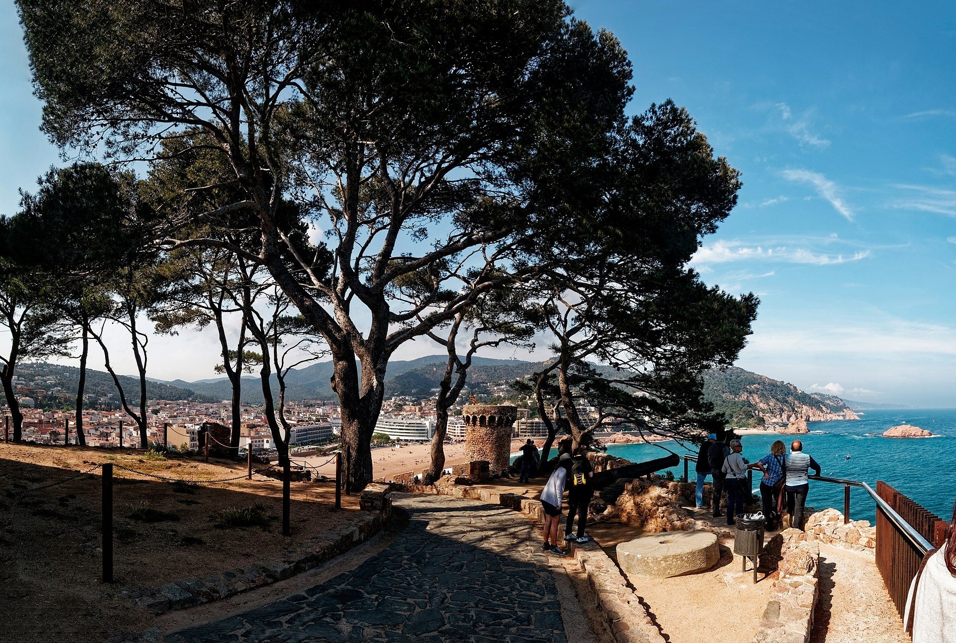 Costa Brava - Tossa de Mar - La Vila Vella - Carni del Far - Panorama View towar