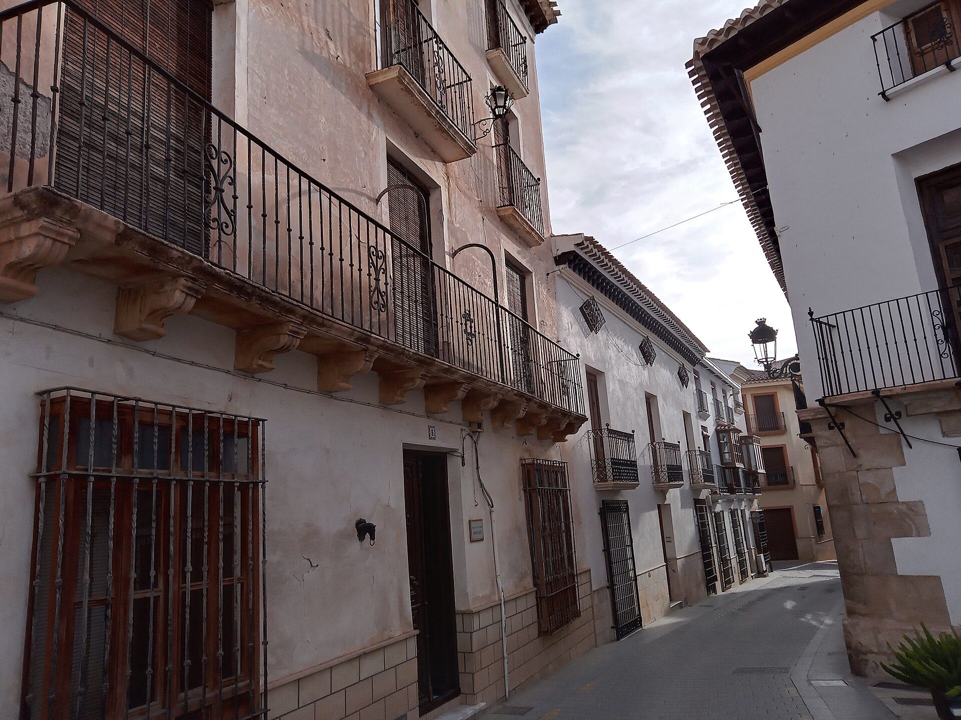 Calle que alberga numerosas viviendas históricas de Vélez-Rubio | Eduardo Milla | CC BY-SA 4.0