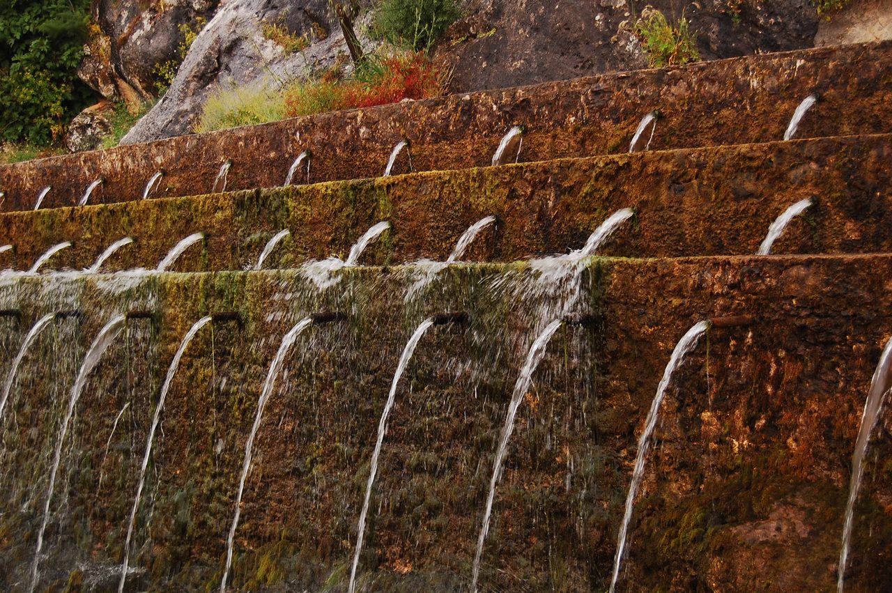 Fuente de los cien caños, Villanueva del Trabuco, Málaga, España.