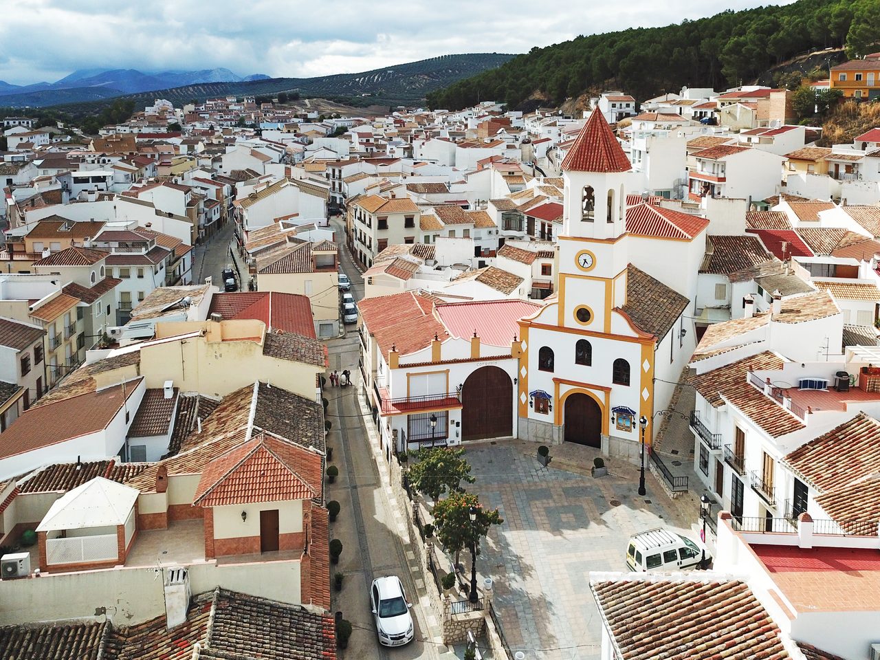 Overview of Villanueva del Trabuco from near the church square.