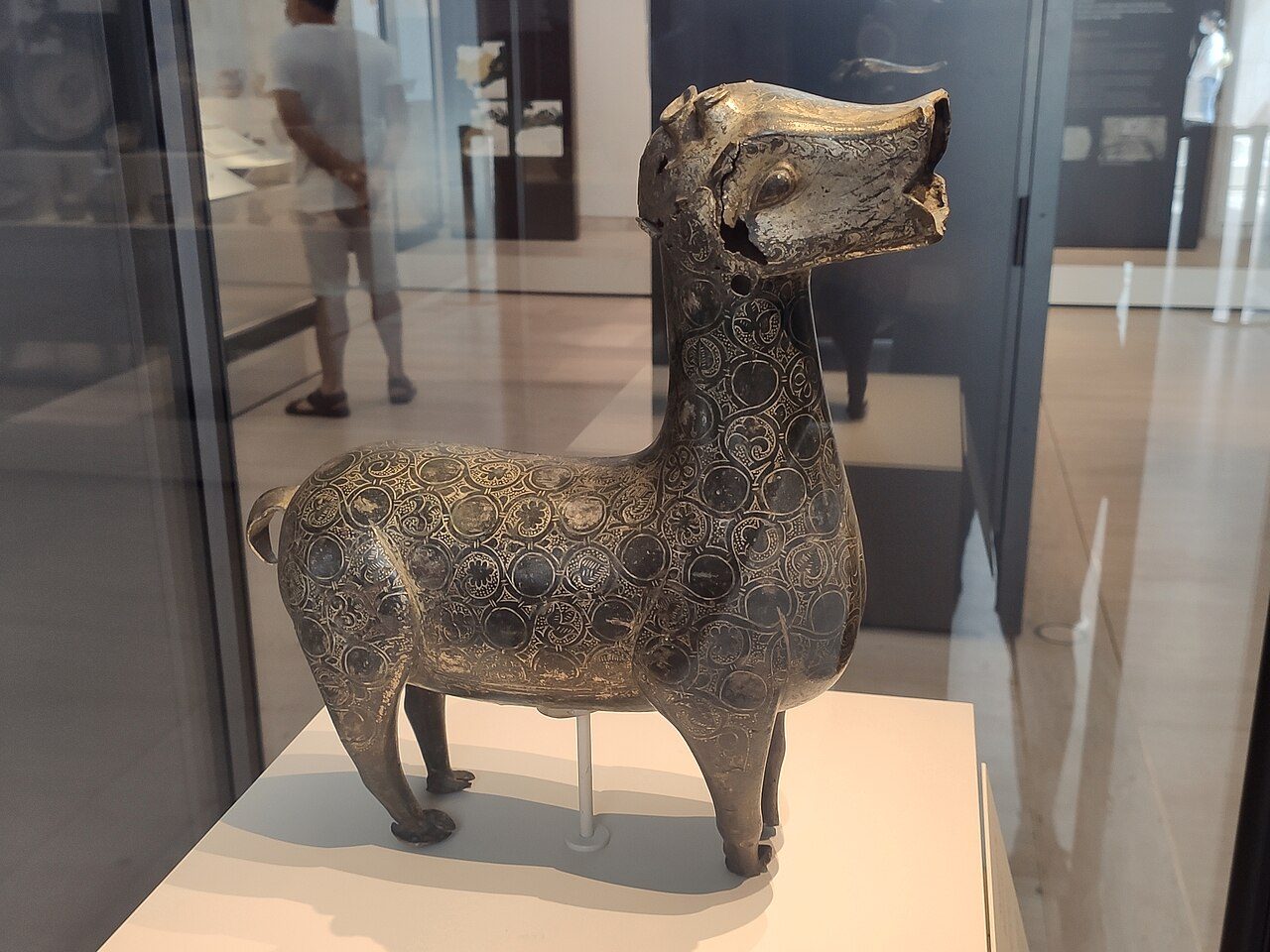 Cierva de Madinat al Zahra, Museo Arqueológico Nacional de España. | Américo Toledano | CC BY-SA 4.0